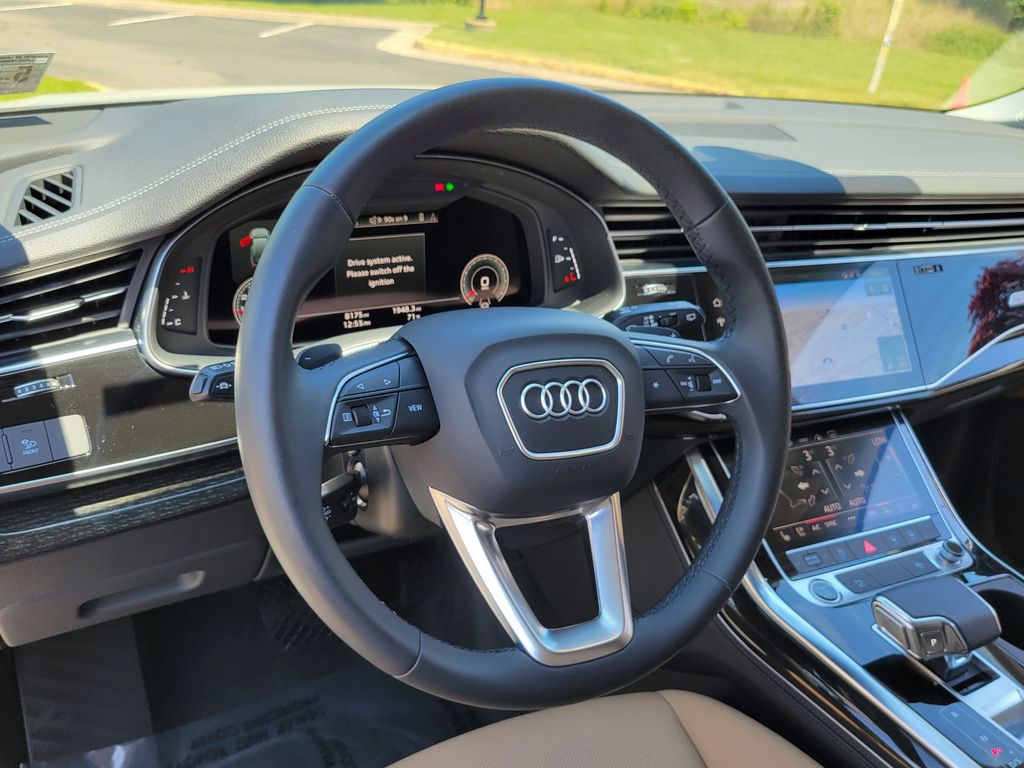 Thumbnail: 2023 Audi Q7 - 25
