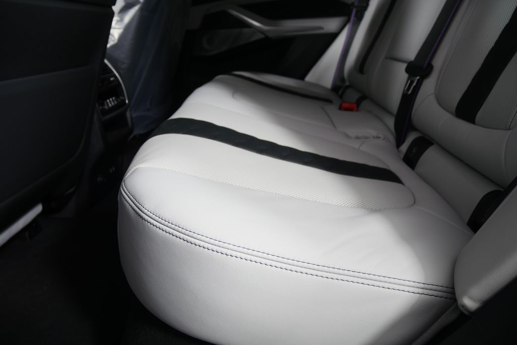 Thumbnail: 2026 BMW X5 - 17