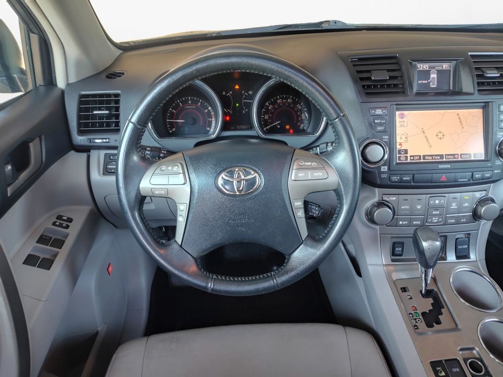 Used Car 2009 Toyota Highlander  Base For Sale Under $10,000 In Austin, Texas