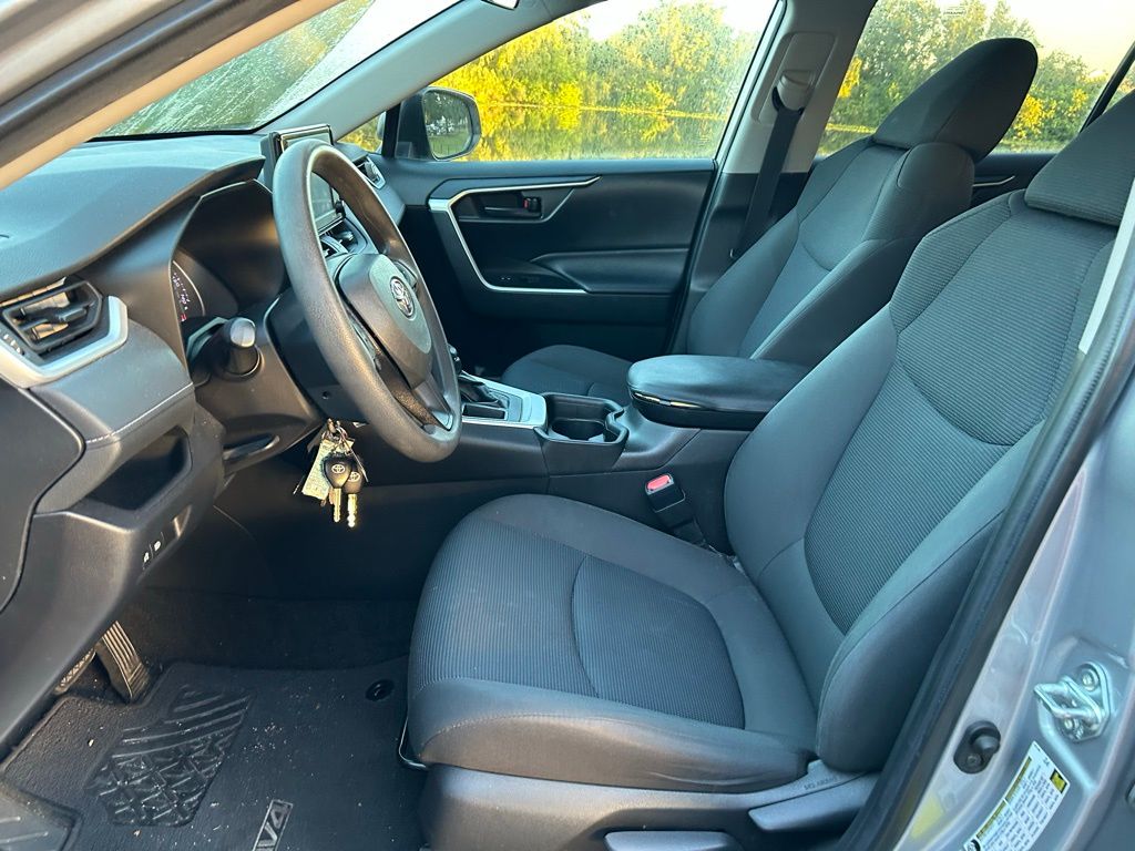 Thumbnail: 2021 Toyota RAV4 - 14