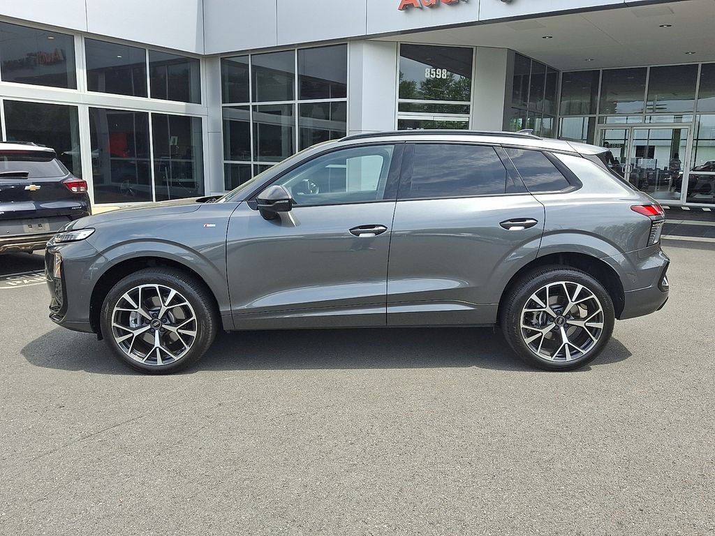 Thumbnail: 2026 Audi Q3 - 7