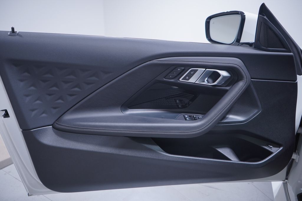 Thumbnail: 2023 BMW 2 Series - 15