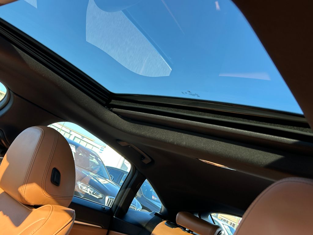 Thumbnail: 2023 BMW i4 - 16