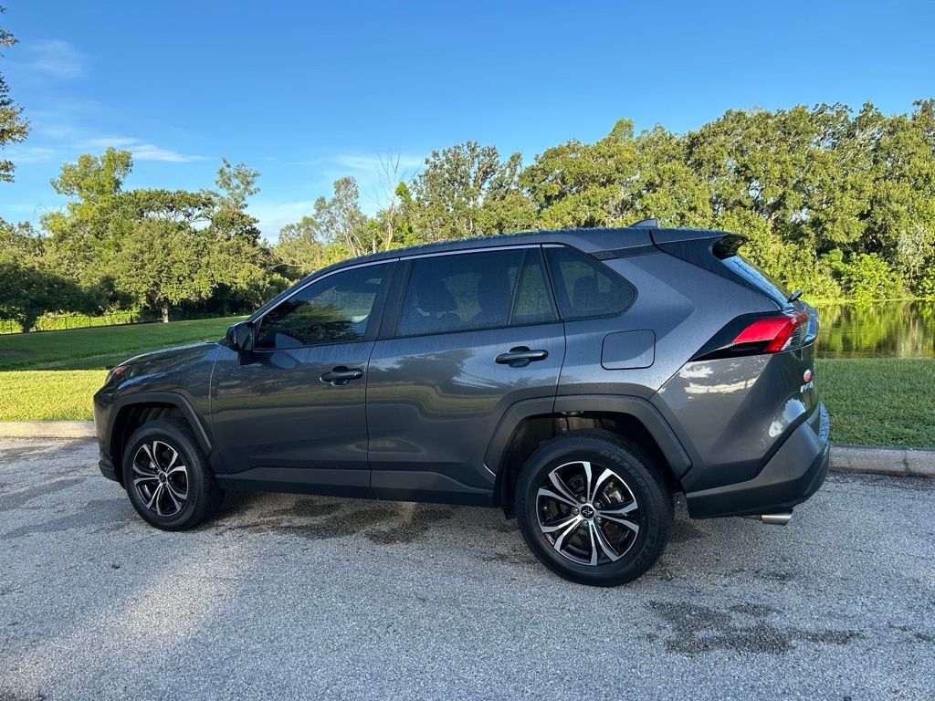 Thumbnail: 2022 Toyota RAV4 - 3