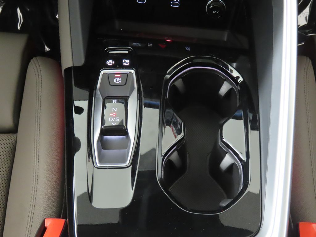 Thumbnail: 2025 Audi Q5 - 20