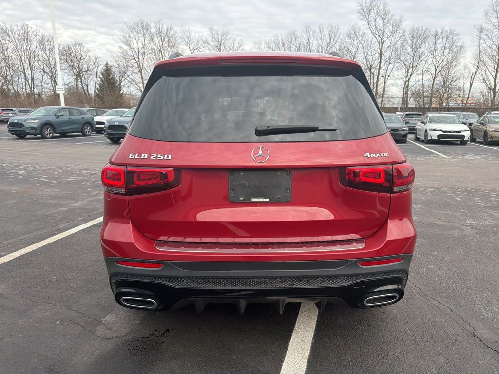 Thumbnail: 2020 Mercedes-Benz GLB - 4