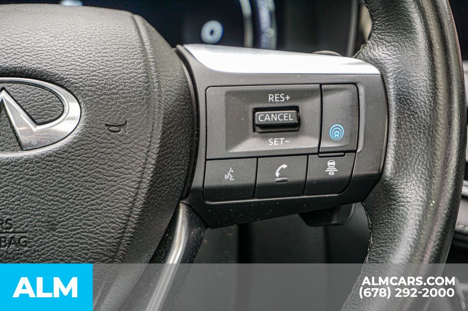Used 2024 Black INFINITI LUXE image 31