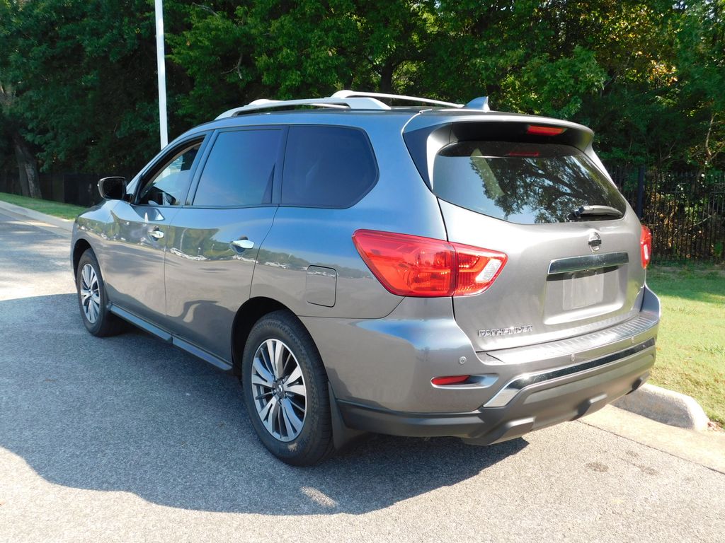 Thumbnail: 2020 Nissan Pathfinder - 3