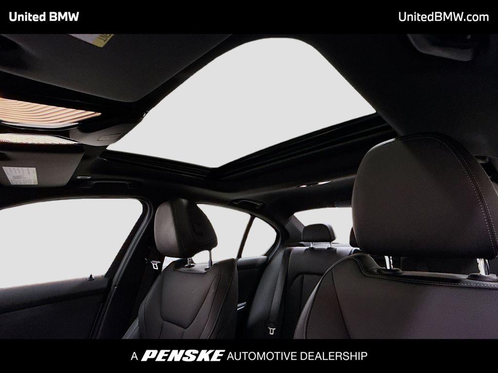 Thumbnail: 2025 BMW 3 Series - 12