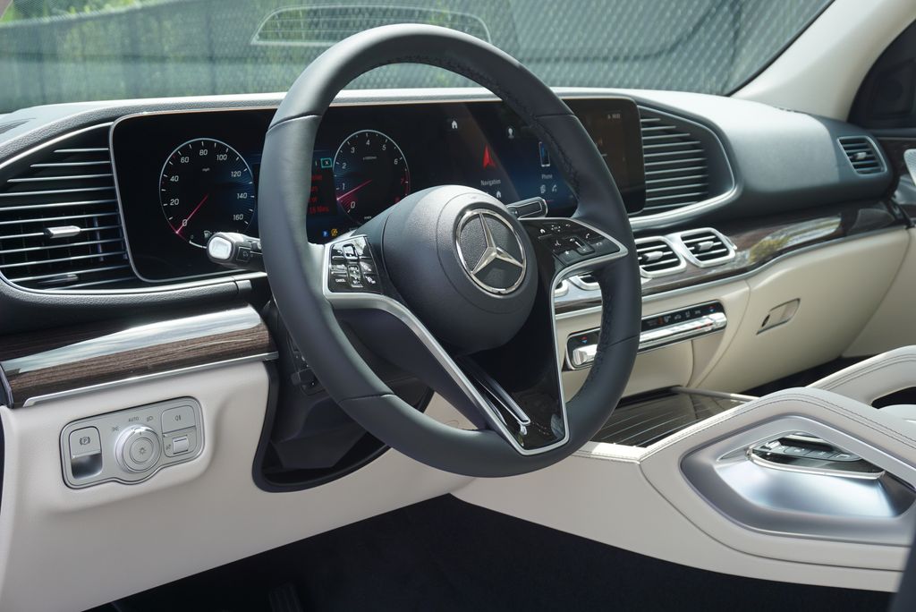 Thumbnail: 2026 Mercedes-Benz GLE - 27