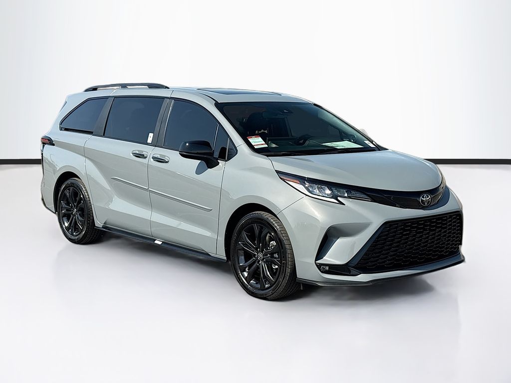 Thumbnail: 2026 Toyota Sienna - 3