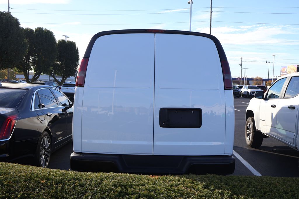 Thumbnail: 2022 Chevrolet Express - 9