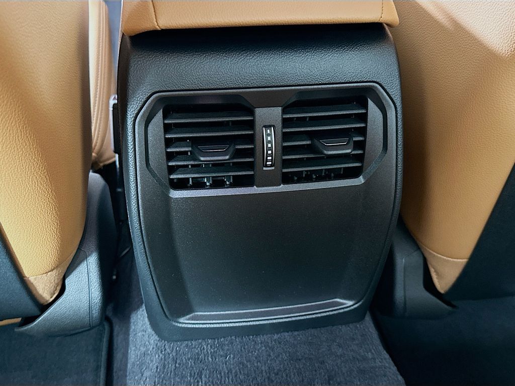 Thumbnail: 2026 BMW 4 Series - 18