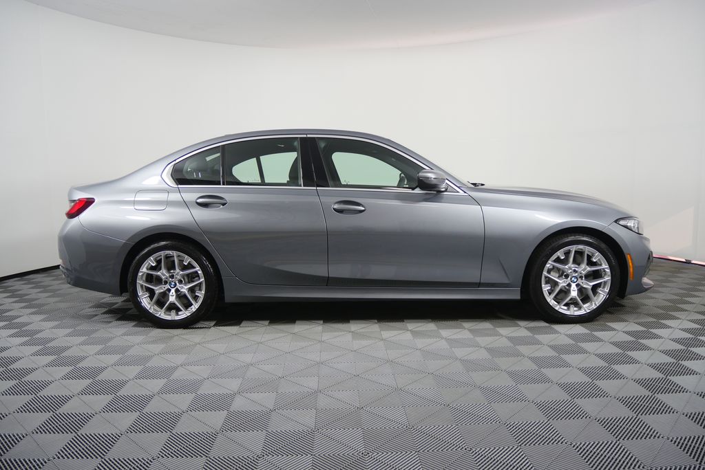 Thumbnail: 2025 BMW 3 Series - 2