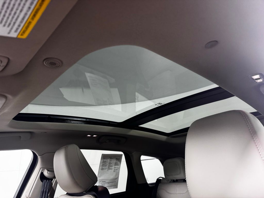 Certified Used 2025 Black Lincoln Reserve image 9