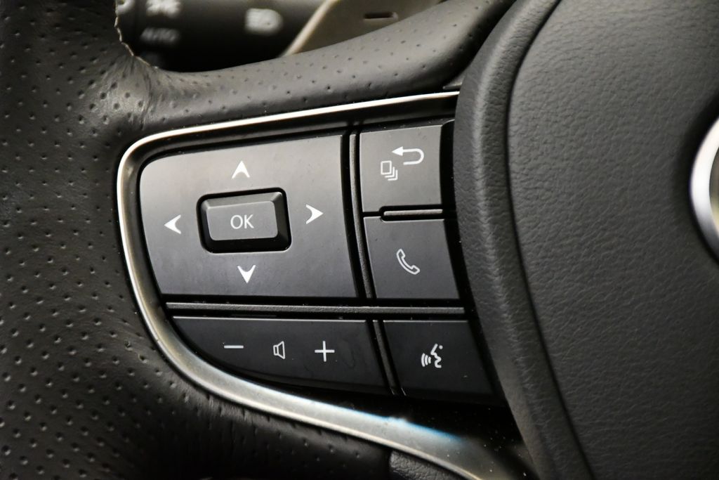 Thumbnail: 2023 Lexus LS - 22