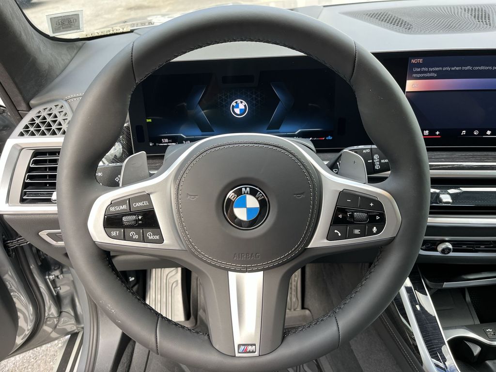 Thumbnail: 2026 BMW X7 - 14