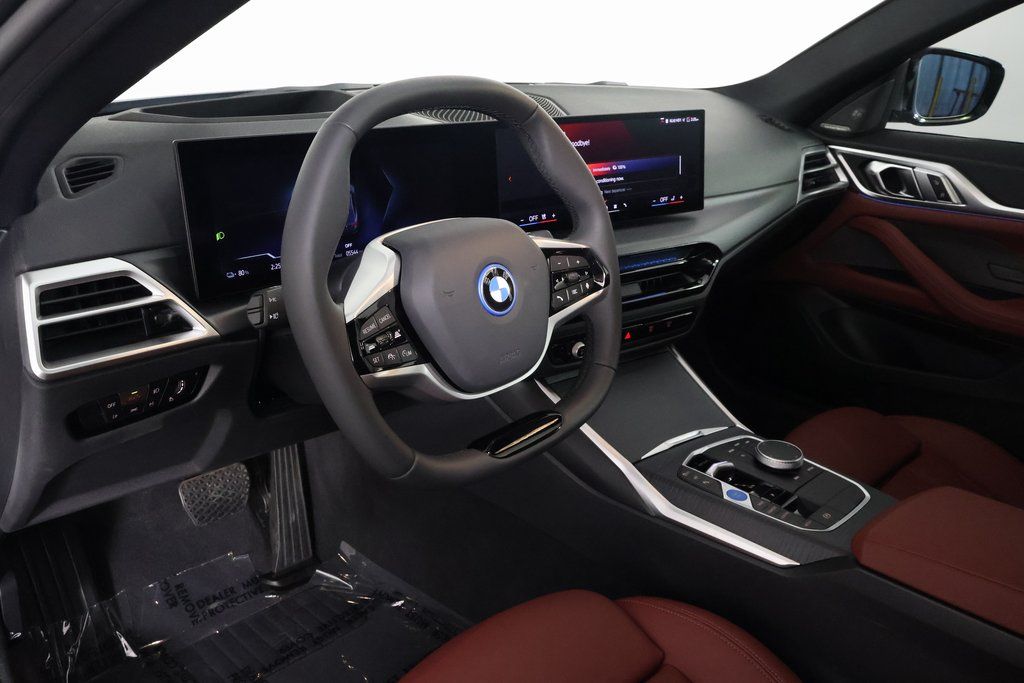 Thumbnail: 2025 BMW i4 - 7
