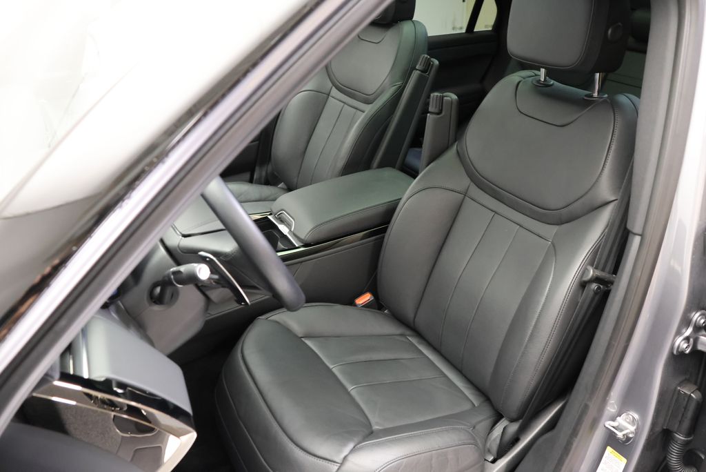 Thumbnail: 2025 Land Rover Range Rover Sport - 31