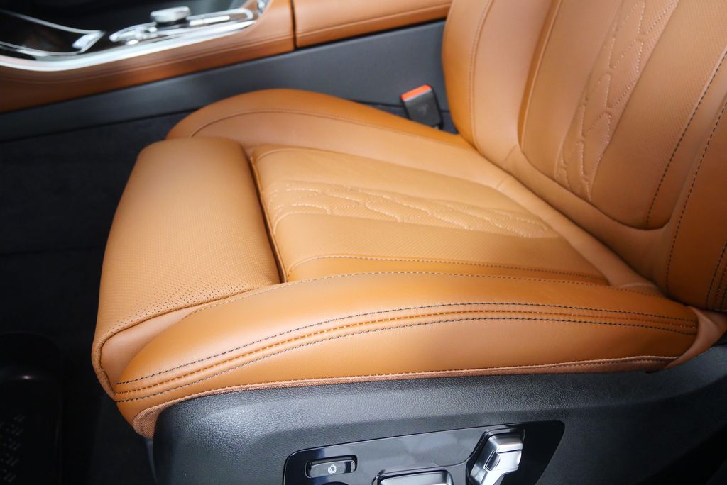 Thumbnail: 2026 BMW X5 - 9