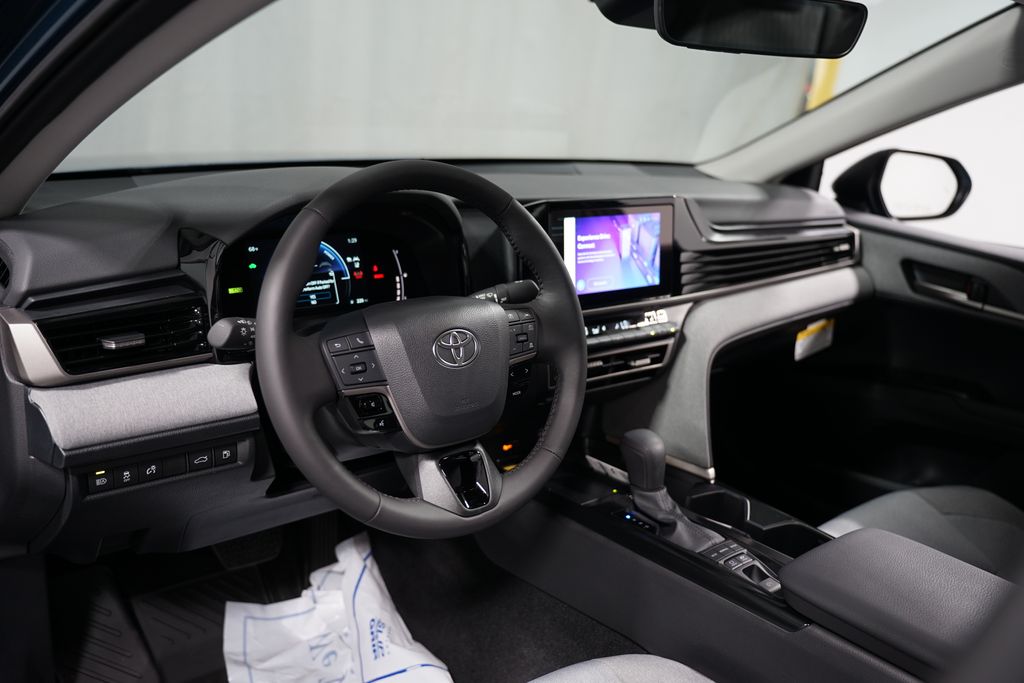 2025 Toyota Camry LE 11