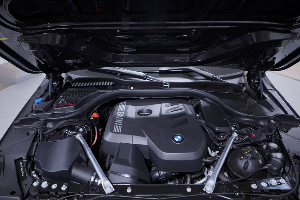 Thumbnail: 2025 BMW 5 Series - 24