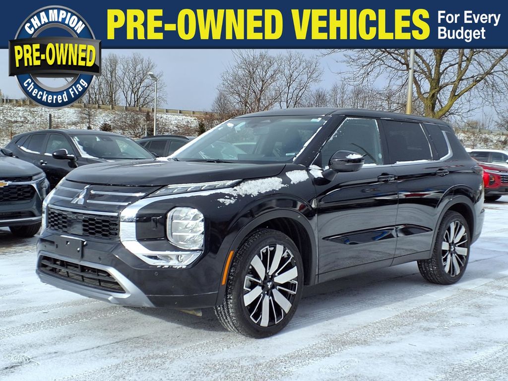 Black 2025 Mitsubishi Outlander SE FWD SUV / Crossover Front-Wheel Drive Continuously Variable Transmission