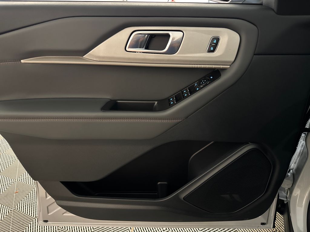 2026 Space White Metallic Ford Explorer Active RWD SUV