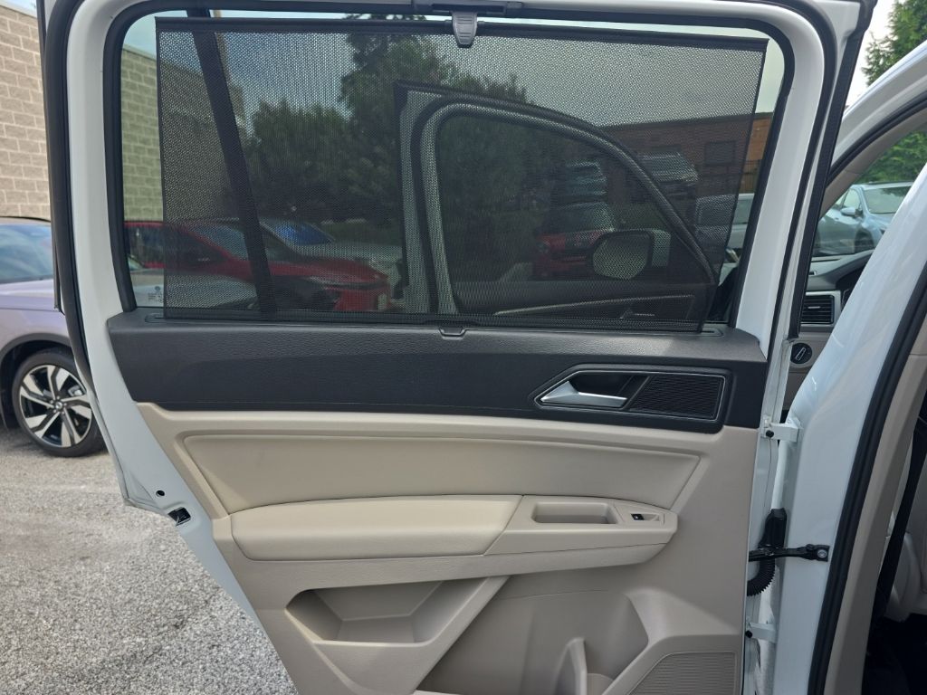 Used 2019 White Volkswagen SEL image 24