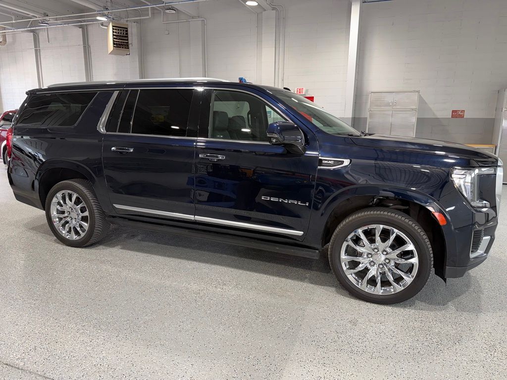 Midnight Blue Metallic 2021 GMC Yukon XL SUV / Crossover Four-Wheel Drive