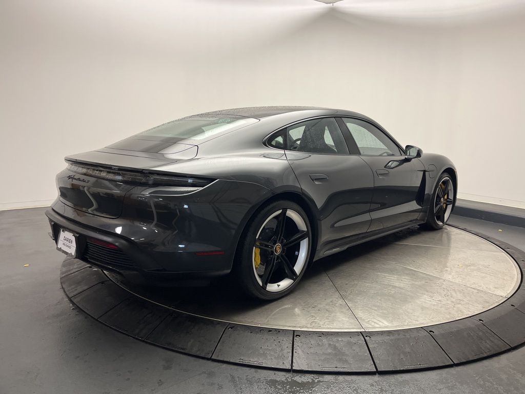 Thumbnail: 2021 Porsche Taycan - 5