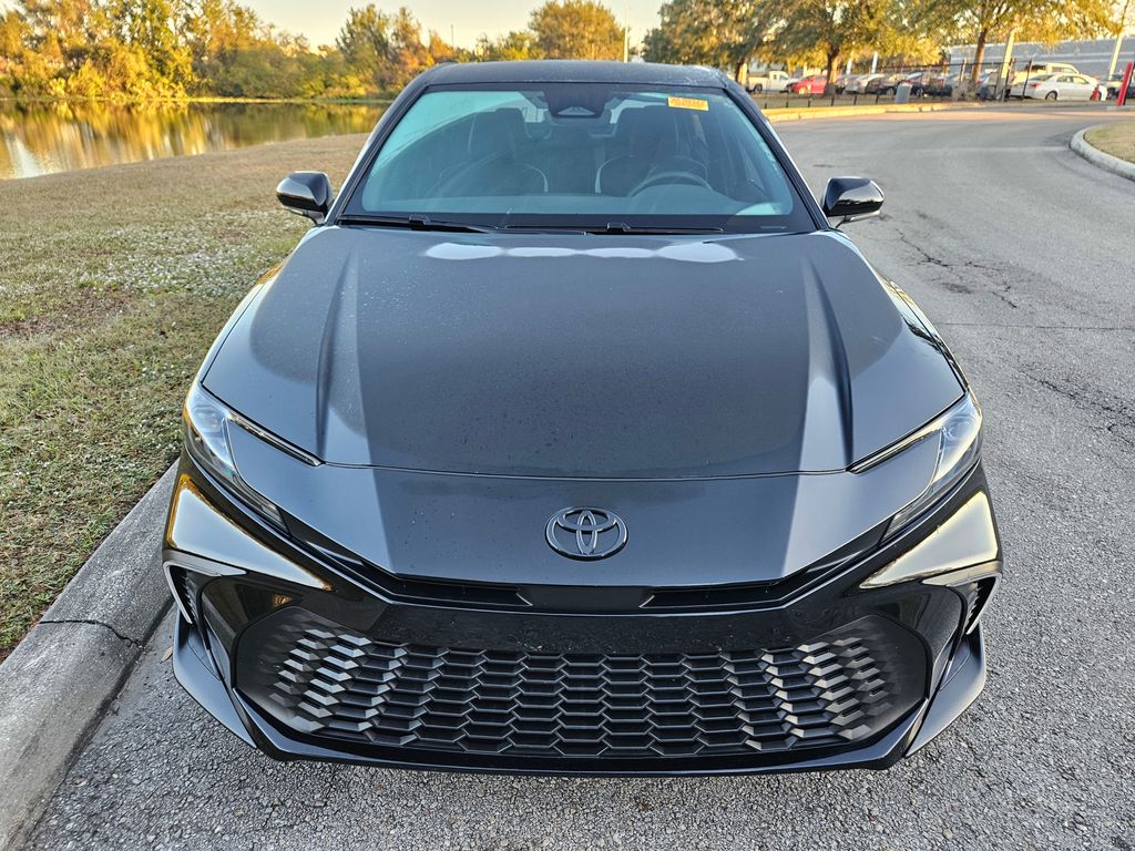 2025 Toyota Camry SE 8