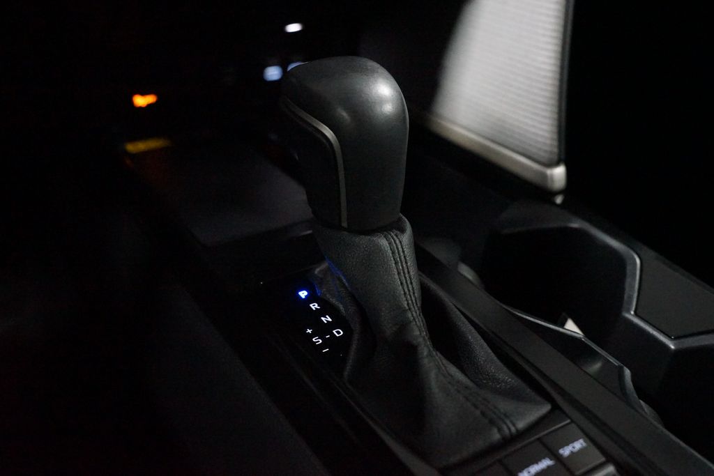 Thumbnail: 2025 Toyota Camry - 22