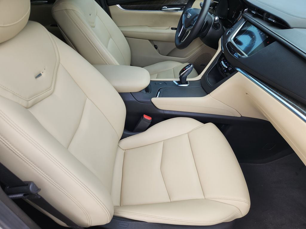 2018 Cadillac XT5 Base Silver at DeMontrond Ford