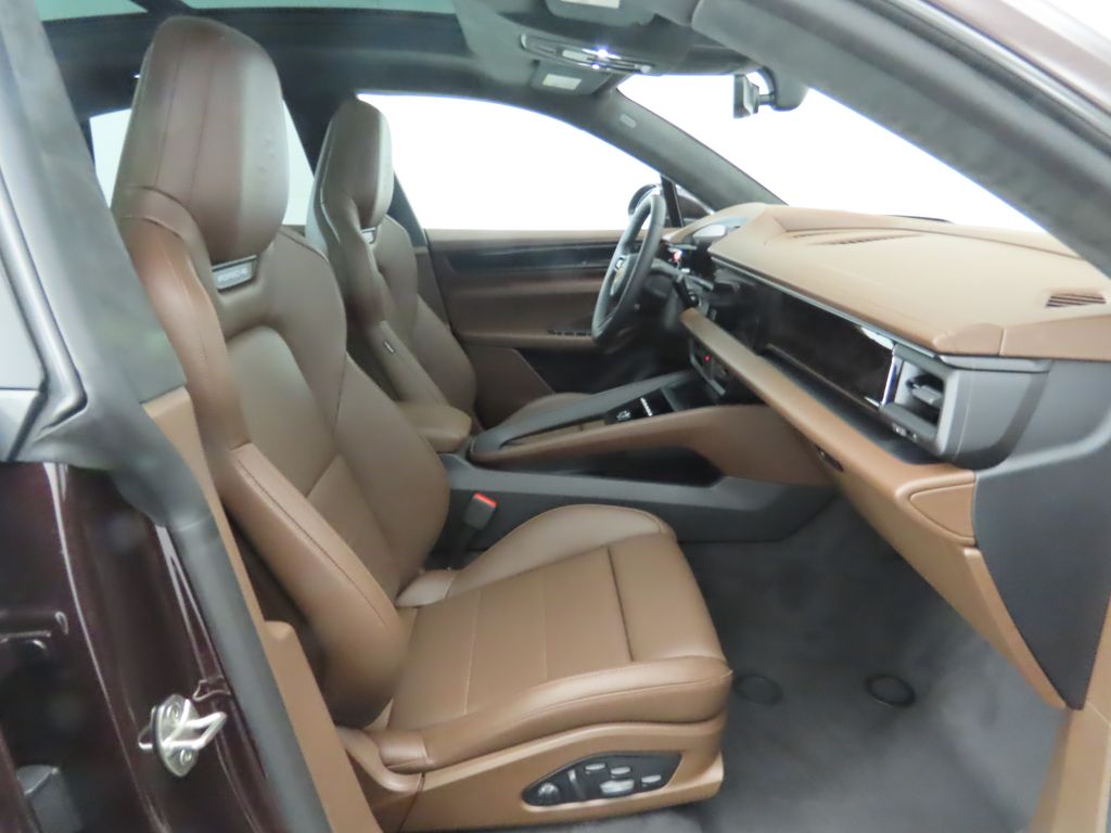 Thumbnail: 2025 Porsche Macan - 23