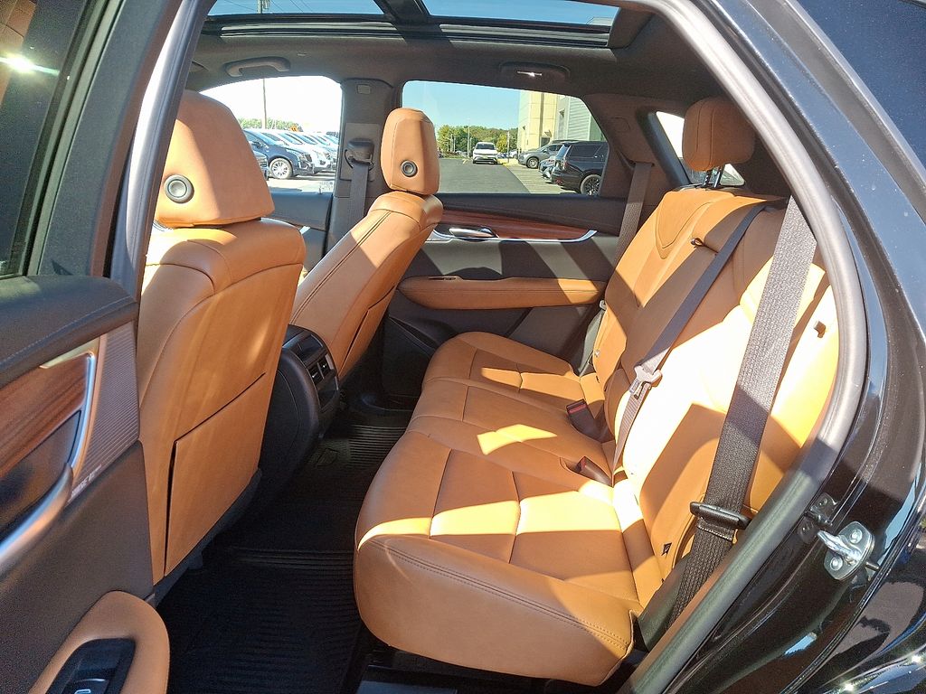 Thumbnail: 2025 Cadillac XT5 - 10