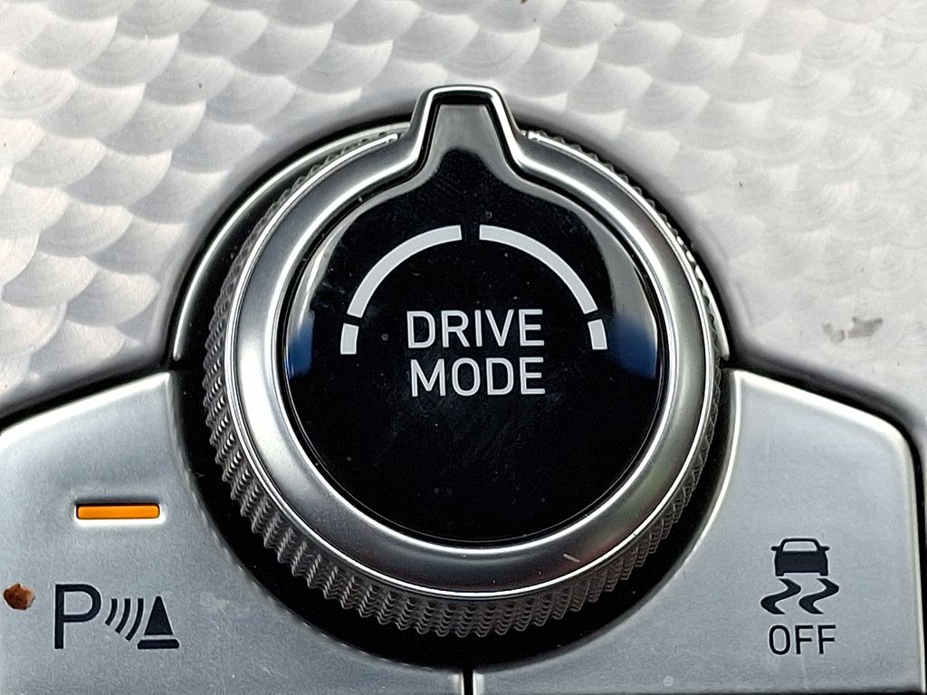 2023 Genesis G70 3.3T 25