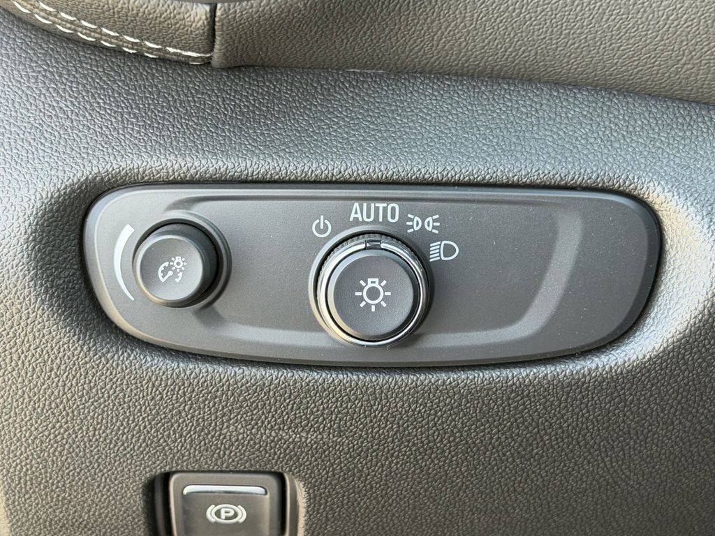 new 2026 Chevrolet Blazer car, priced at $31,995