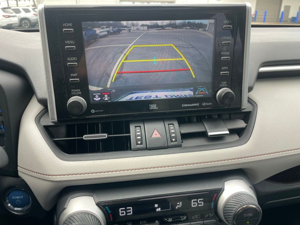 Thumbnail: 2020 Toyota RAV4 - 17