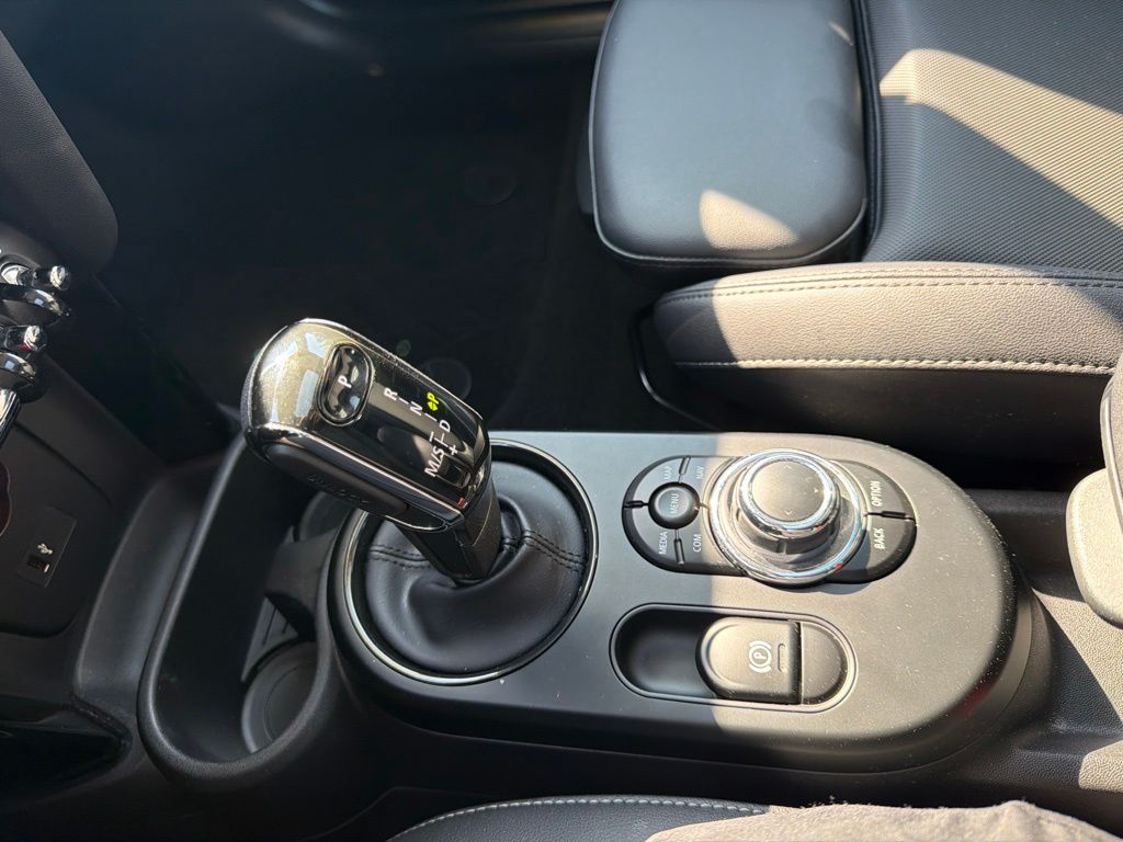 Thumbnail: 2023 MINI Cooper - 29
