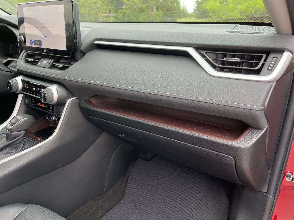 2023 Toyota RAV4 Limited 28