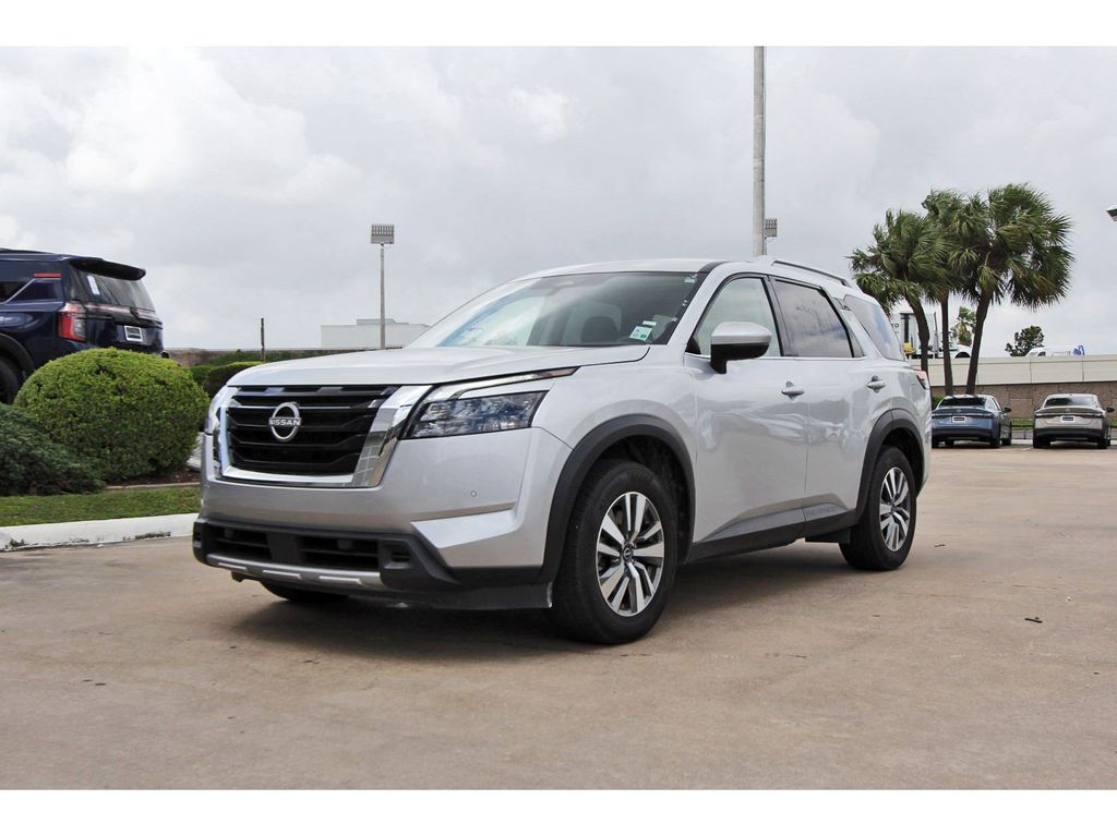 2025 Nissan Pathfinder SL - 1