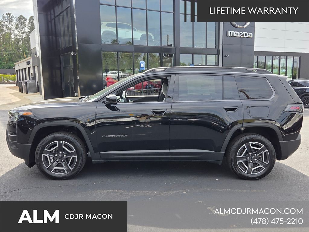 New 2026 Diamond Black Crystal Pearl-Coat Exterior Paint Jeep Limited image 5