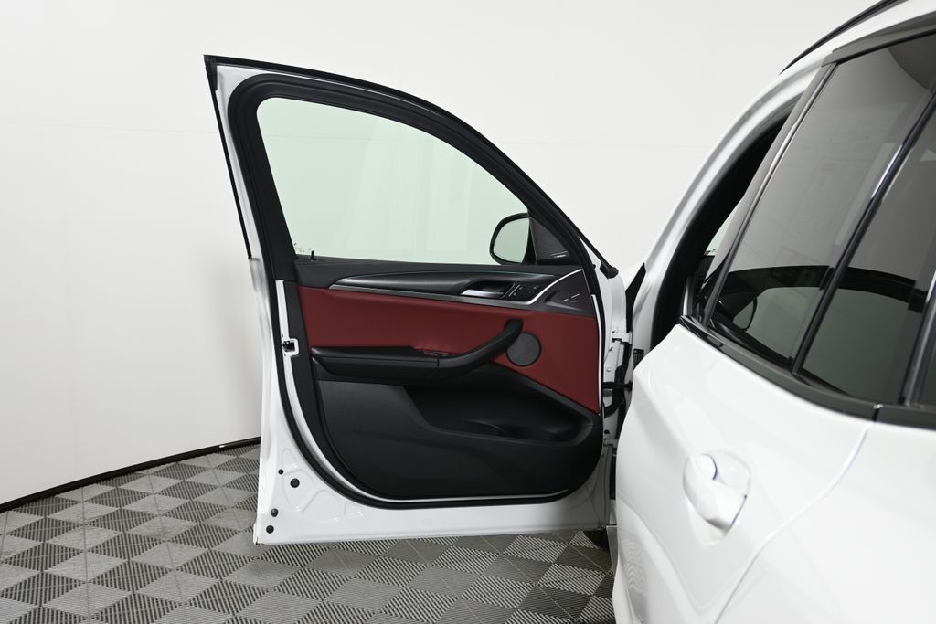 Thumbnail: 2024 BMW X3 - 29