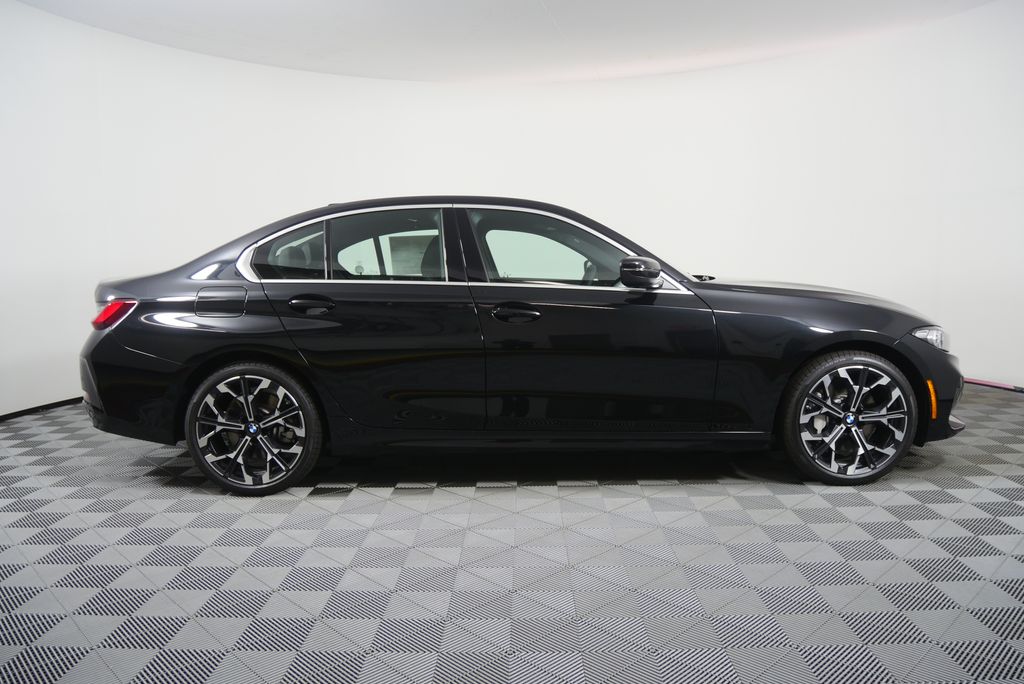 Thumbnail: 2026 BMW 3 Series - 3