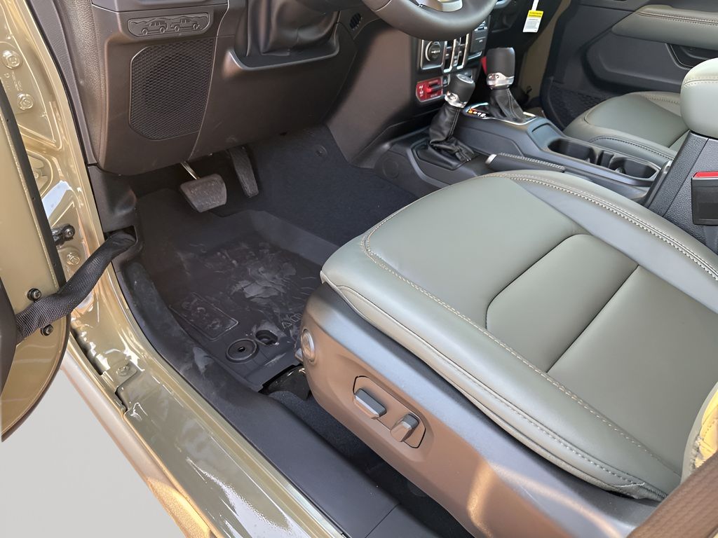 New Car 2025 Jeep Gladiator  Mojave For Sale Under $50,000 In Austin, Texas