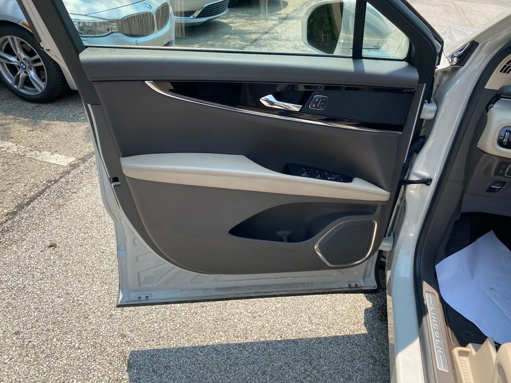 2022 Lincoln Nautilus Standard - 9