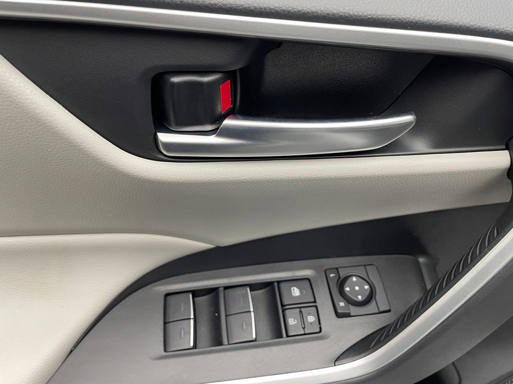 Thumbnail: 2025 Toyota RAV4 - 8