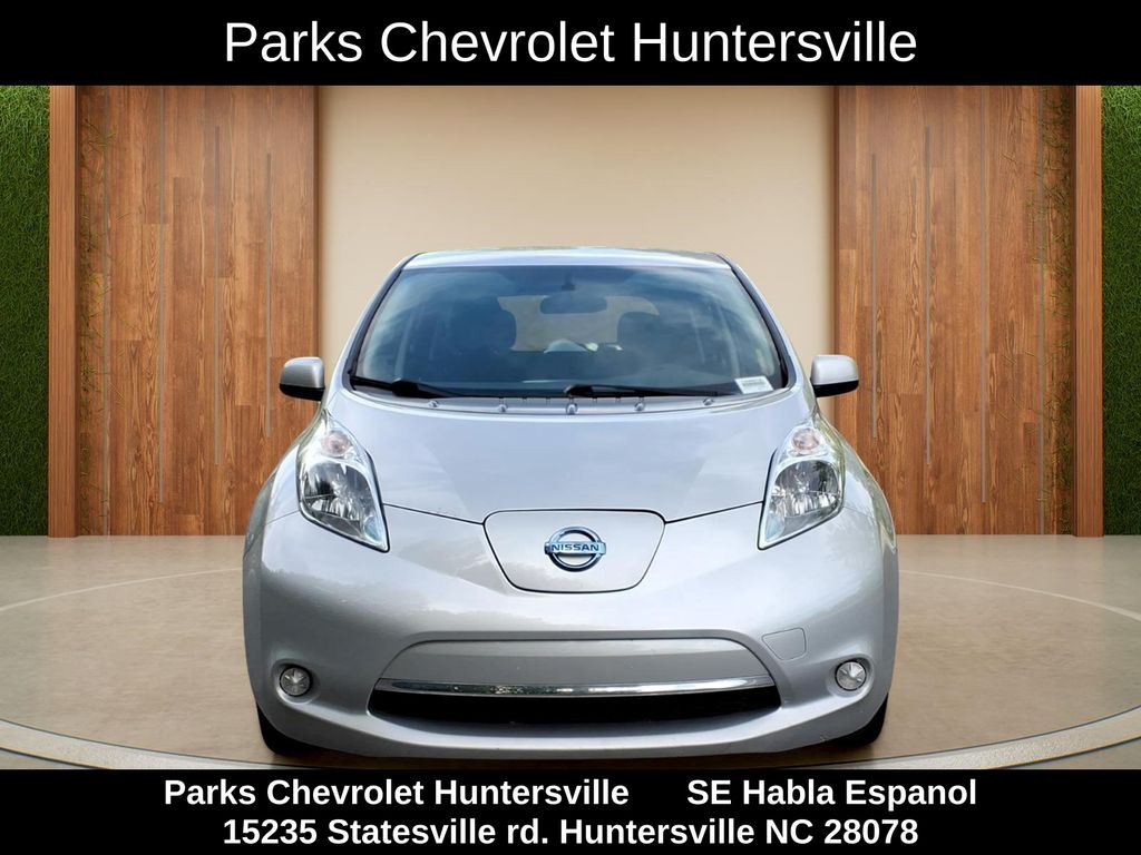 View vehicle photo 2