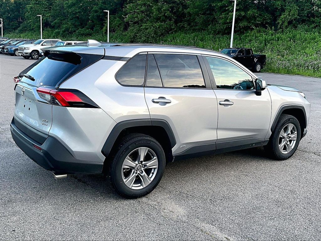 2025 Toyota RAV4 Hybrid — photo 6